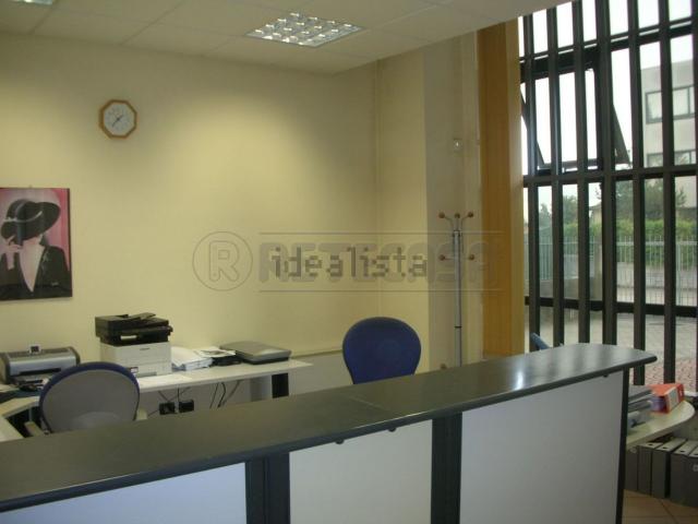 Capannone in vendita di 506 m² in Via Dante, 22