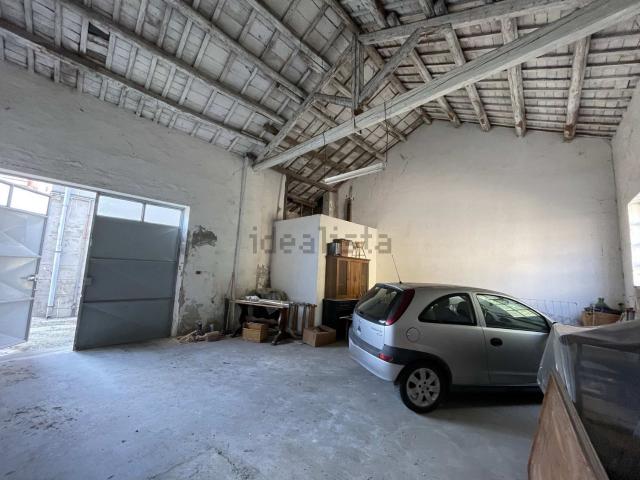 Capannone in vendita di 50 m² in Piazza Giacomo Matteotti, 17