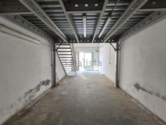 Capannone in vendita di 50 m² in Via del Palazzo dei Diavoli, 83