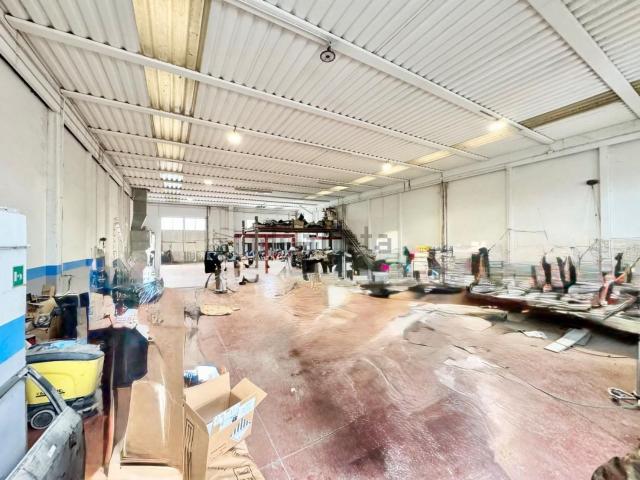 Capannone in vendita di 520 m²