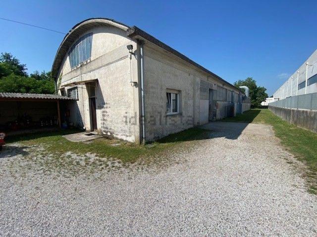 Capannone in vendita di 520 m²
