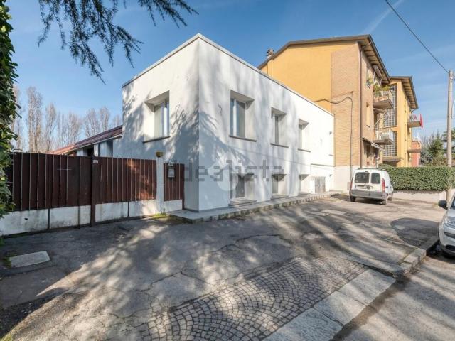 Capannone in vendita di 520 m² in Via del Tuscolano, 30