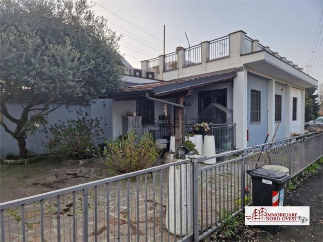 Capannone in vendita di 520 m² in Via Enrico Fermi