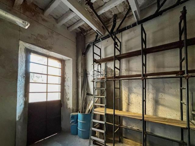 Capannone in vendita di 525 m² in Via Fratelli Kennedy, 81