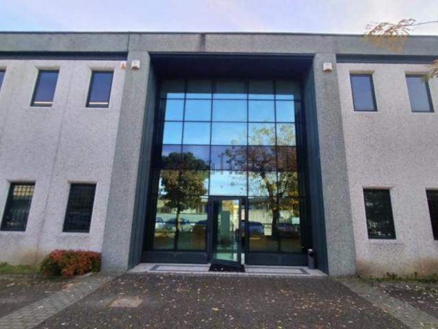 Capannone in vendita di 528 m² in Via dell&apos Artigianato, 53