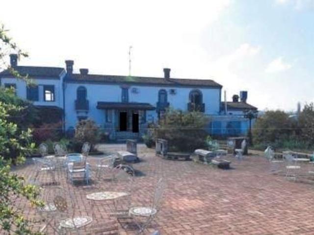 Capannone in vendita di 533 m² in Via San Lorenzo, 27
