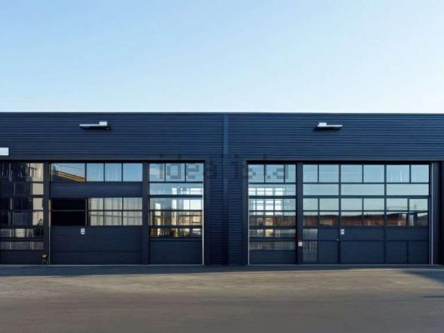 Capannone in vendita di 5400 m² in Via Giacomo Brodolini, 10