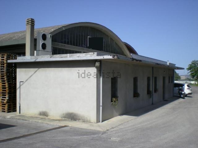 Capannone in vendita di 5420 m²