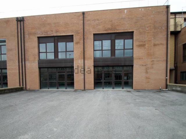 Capannone in vendita di 550 m²