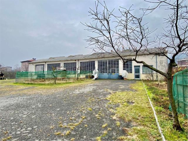 Capannone in vendita di 550 m² in Via Campagnola, 12