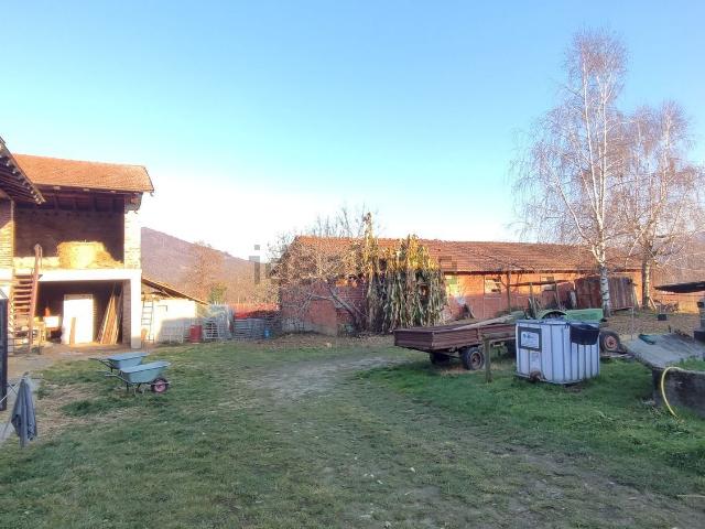 Capannone in vendita di 550 m² in Via Carpenetti, 20