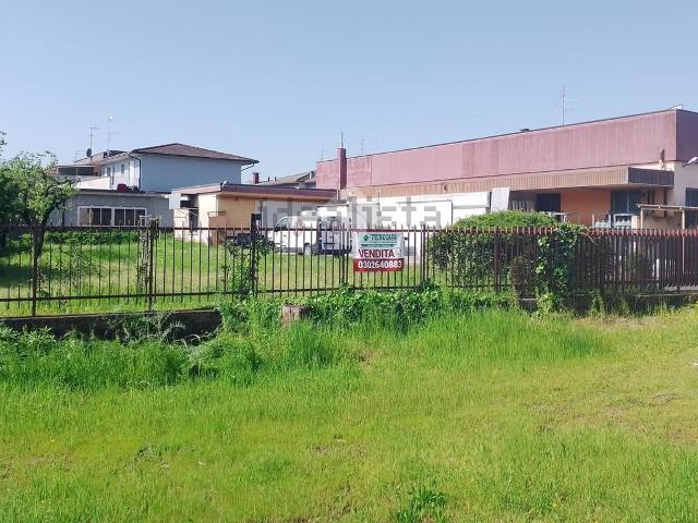 Capannone in vendita di 550 m² in Via Artigianale trav. I, 1