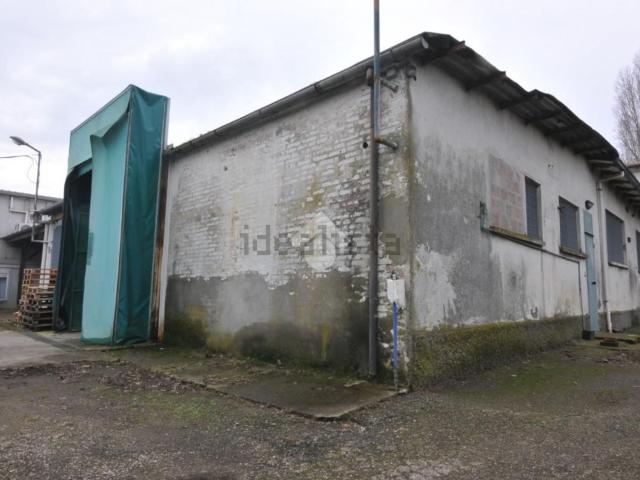 Capannone in vendita di 515 m² in Via Fiumana Sinistra, 18