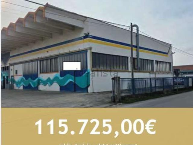Capannone in vendita di 552 m² in Via Marco Pellicciaio