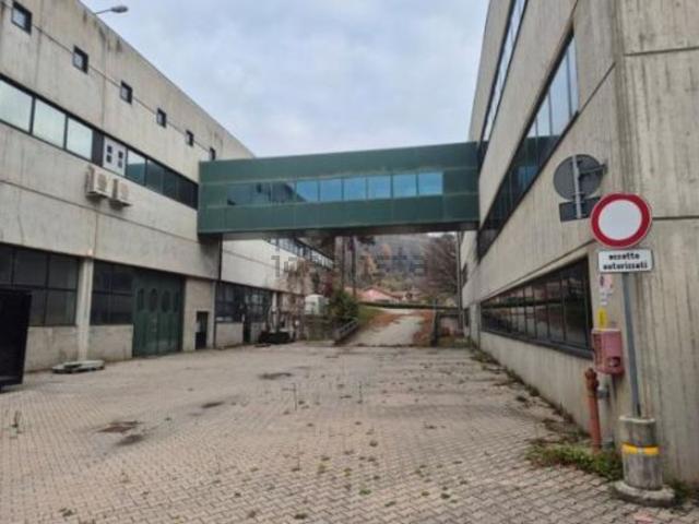 Capannone in vendita di 5560 m² in Via Nazionale, 107
