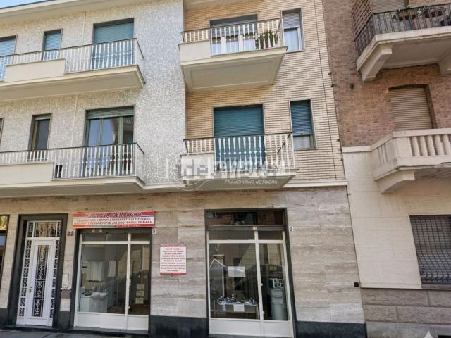 Capannone in vendita di 55 m² in Via Domodossola, 22