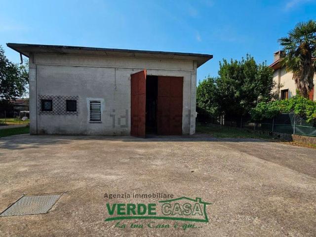 Capannone in vendita di 580 m²