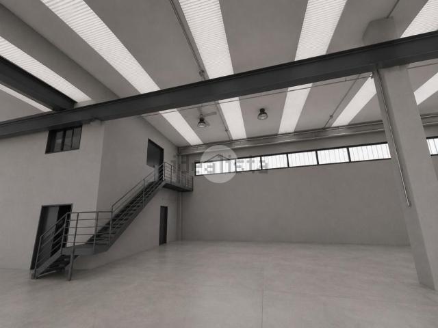 Capannone in vendita di 580 m² in Via del Pascolo