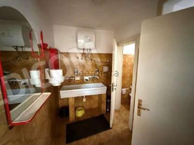 Capannone in vendita di 584 m² in Via dé Crescenzi