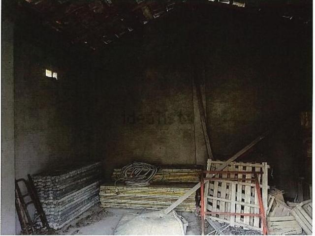 Capannone in vendita di 584 m² in Via Padulle
