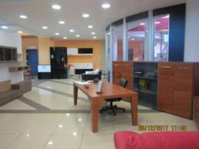 Capannone in vendita di 5871 m² in Viale Europa, 92