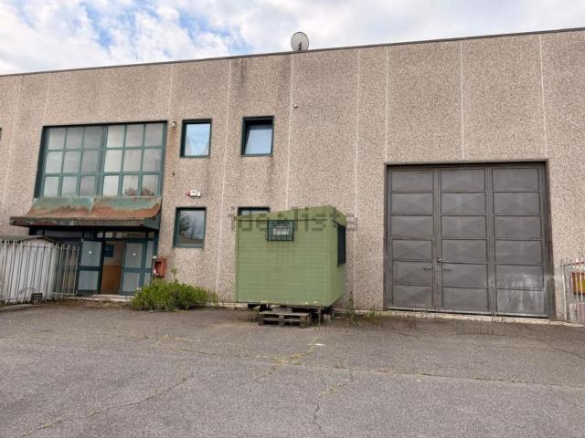 Capannone in vendita di 590 m² in Via Edoardo Amaldi, 19