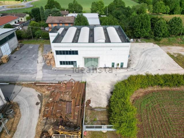 Capannone in vendita di 590 m² in Via Mantova, 303