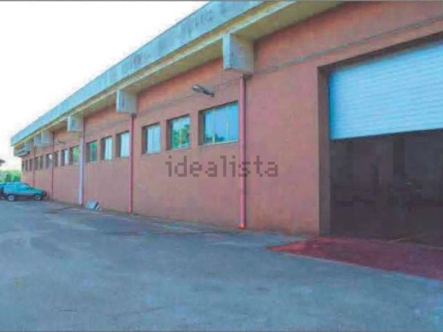 Capannone in vendita di 6000 m² in Via Camillo de Nardis