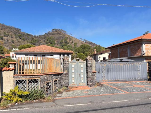 Capannone in vendita di 6000 m² in Via Guglielmo Marconi, 220