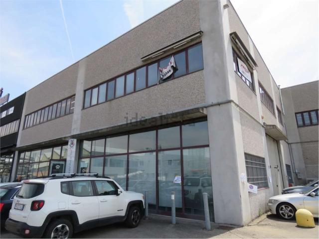 Capannone in vendita di 600 m²