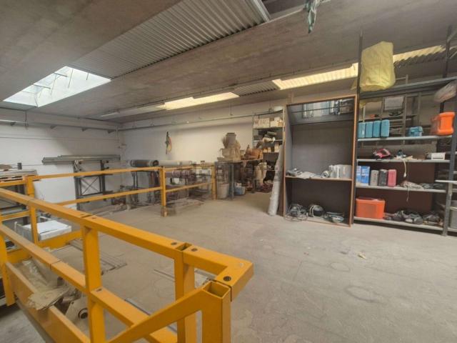 Capannone in vendita di 600 m²