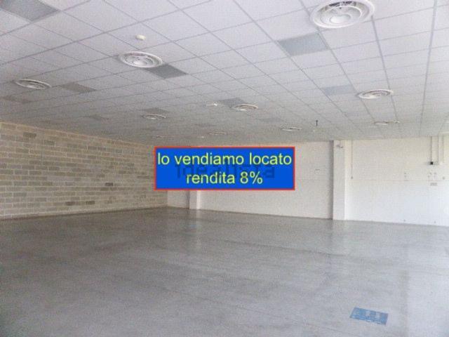 Capannone in vendita di 600 m²