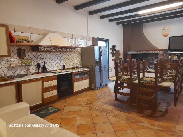 Capannone in vendita di 600 m² in Traversa Circ Bran