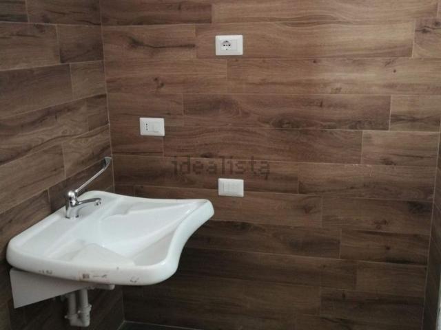 Capannone in vendita di 600 m² in Via Nogarole