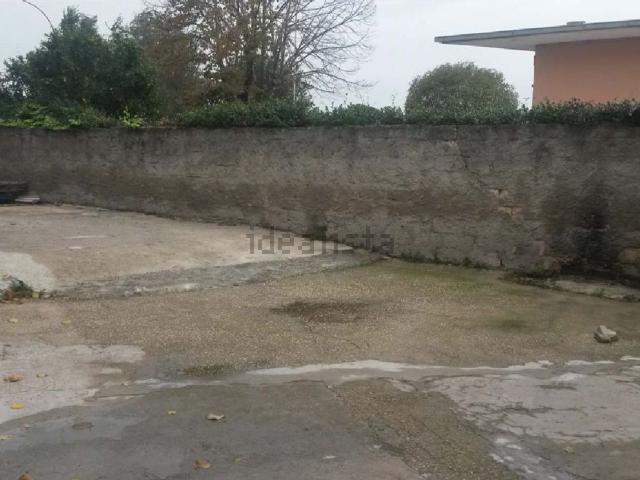 Capannone in vendita di 600 m² in Via Trinitapoli, 10