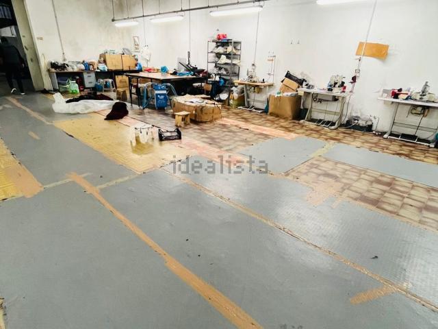 Capannone in vendita di 600 m² in Via Ventisette Aprile, 23