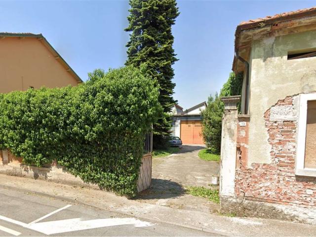 Capannone in vendita di 604 m² in Via al Ponte, 8