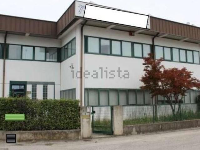 Capannone in vendita di 610 m² in Via dell&apos  Artigianato, 39