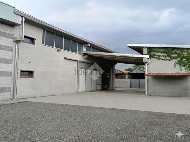 Capannone in vendita di 610 m² in Via Monte Rosa, 14
