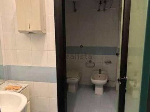 Capannone in vendita di 620 m² in Via Bari, 22