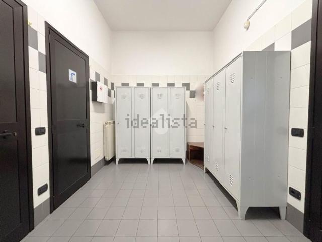 Capannone in vendita di 620 m² in Via dell&apos Olmetta
