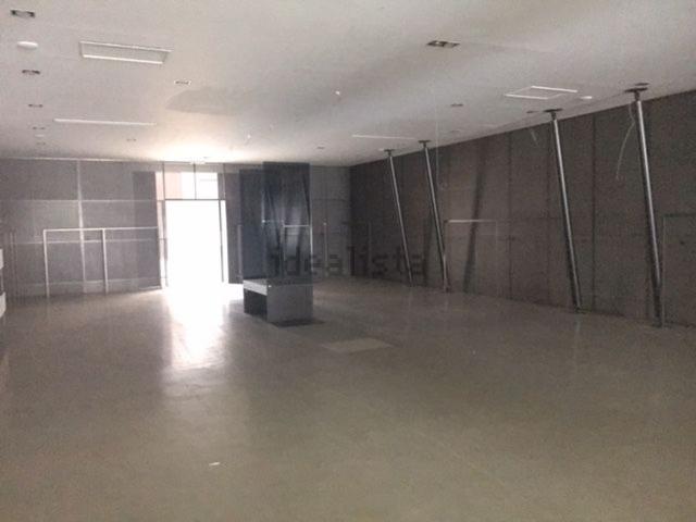 Capannone in vendita di 625 m² in Viale della Mercanzia