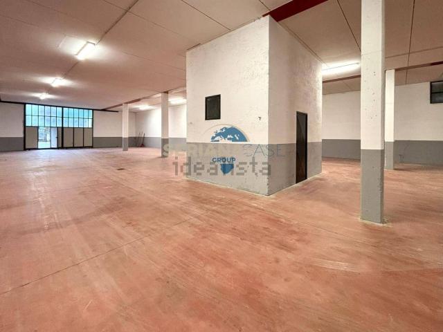 Capannone in vendita di 636 m² in Via Cà Bettera