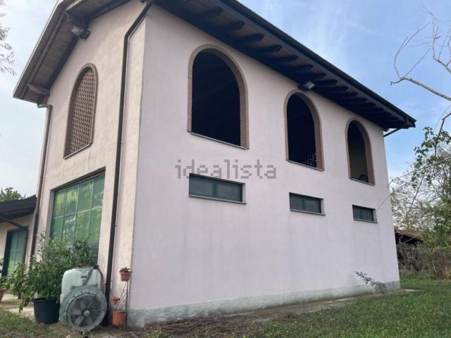 Capannone in vendita di 641 m² in Via della Costa Rosa