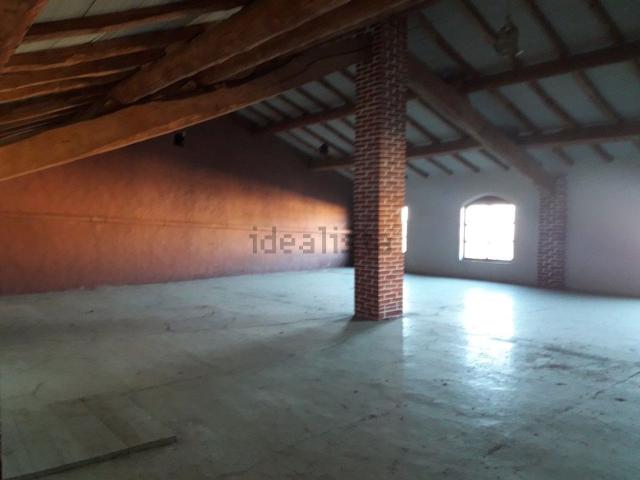 Capannone in vendita di 650 m²