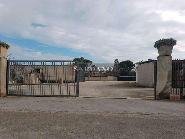 Capannone in vendita di 650 m²