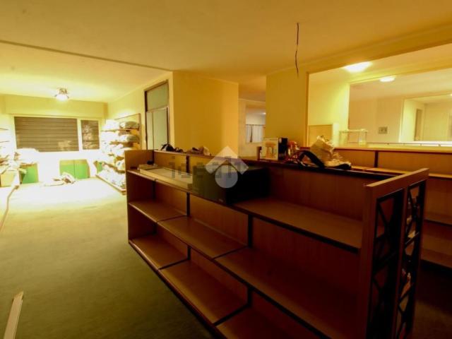 Capannone in vendita di 650 m² in Via Berlino