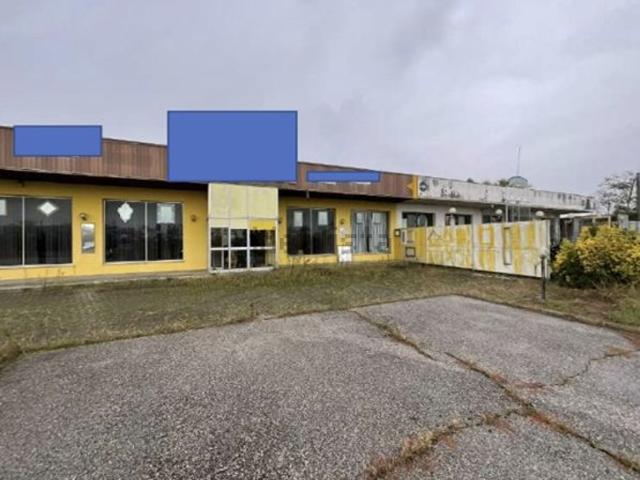 Capannone in vendita di 650 m² in Via Romea