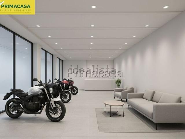 Capannone in vendita di 658 m² in Viale Riviera Berica