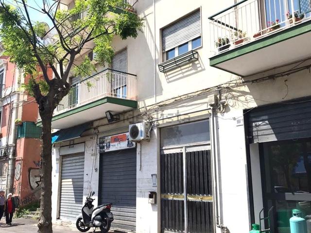 Capannone in vendita di 65 m² in Via Plebiscito, 597